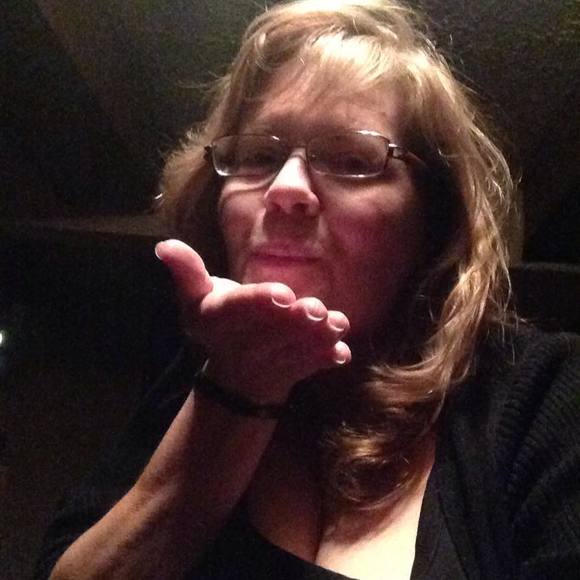 Meet your Posher, Michelle - Picture 1 of 1